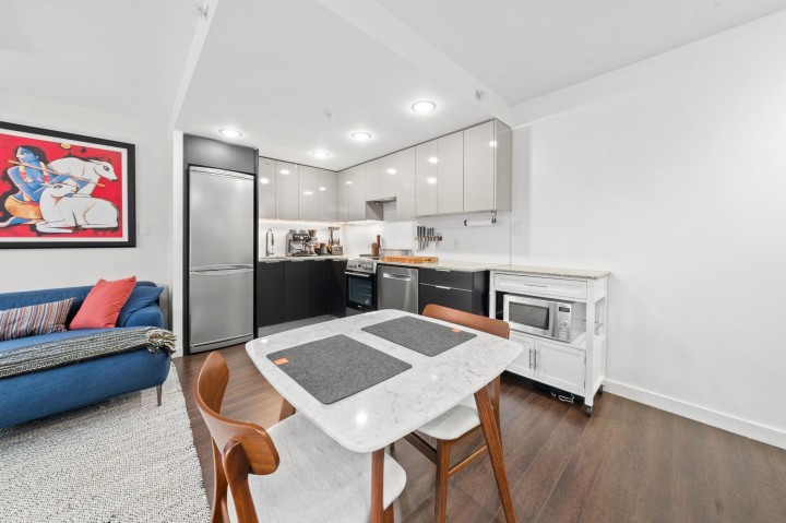 Photo 12 at 211 - 445 W 2nd Avenue, False Creek, Vancouver West