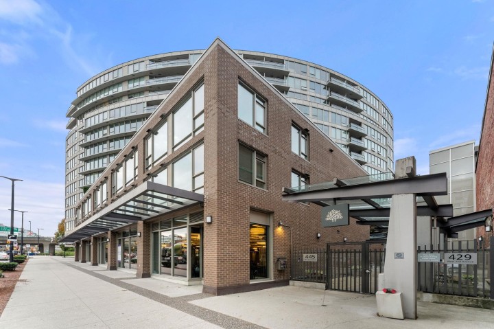 Photo 3 at 211 - 445 W 2nd Avenue, False Creek, Vancouver West