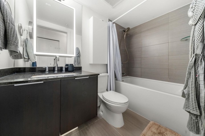 Photo 18 at 211 - 445 W 2nd Avenue, False Creek, Vancouver West