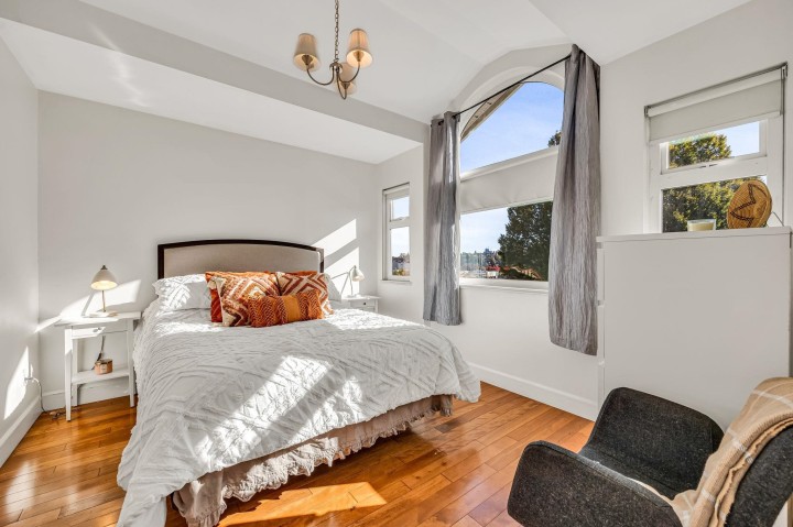 Photo 10 at 3191 E 8th Avenue, Renfrew VE, Vancouver East