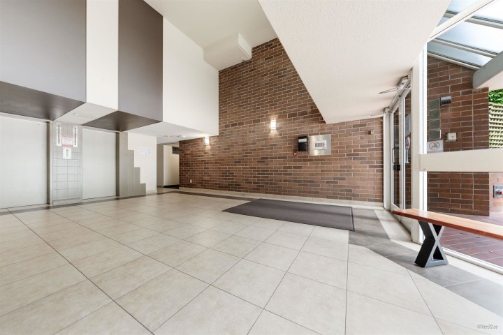 Photo 3 at 512 - 950 Drake Street, Downtown VW, Vancouver West