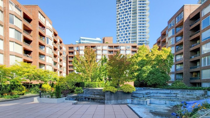 Photo 15 at 512 - 950 Drake Street, Downtown VW, Vancouver West