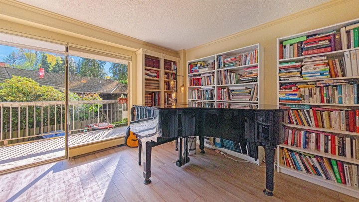 Photo 5 at 1218 - 235 Keith Road, Cedardale, West Vancouver