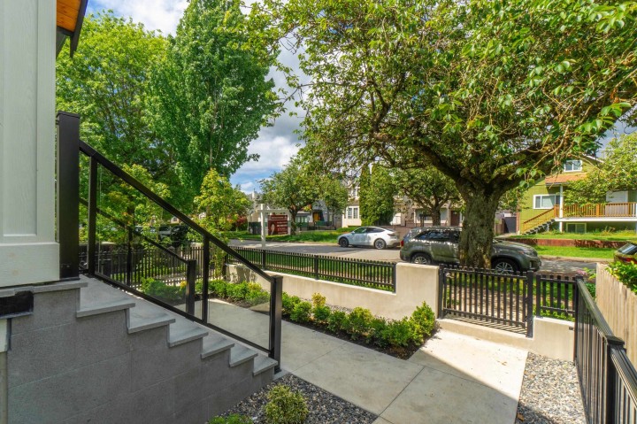 Photo 13 at 1554 W 66th Avenue, S.W. Marine, Vancouver West