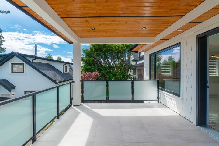 Photo 12 at 1554 W 66th Avenue, S.W. Marine, Vancouver West