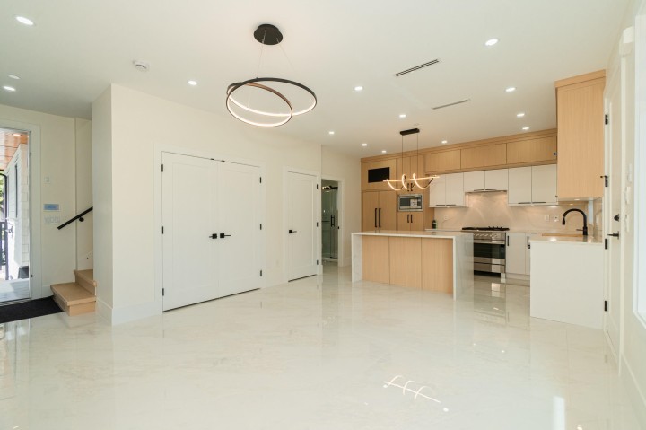 Photo 3 at 1554 W 66th Avenue, S.W. Marine, Vancouver West