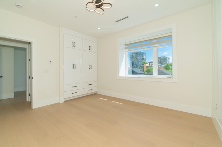 Photo 9 at 1554 W 66th Avenue, S.W. Marine, Vancouver West