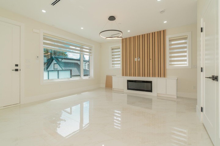 Photo 4 at 1554 W 66th Avenue, S.W. Marine, Vancouver West