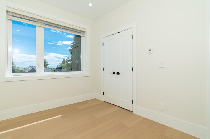 Photo 8 at 1554 W 66th Avenue, S.W. Marine, Vancouver West