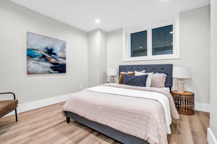 Photo 16 at 2380 Marine Drive, Dundarave, West Vancouver