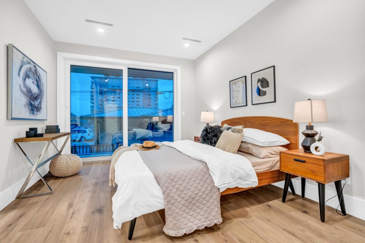 Photo 7 at 2380 Marine Drive, Dundarave, West Vancouver