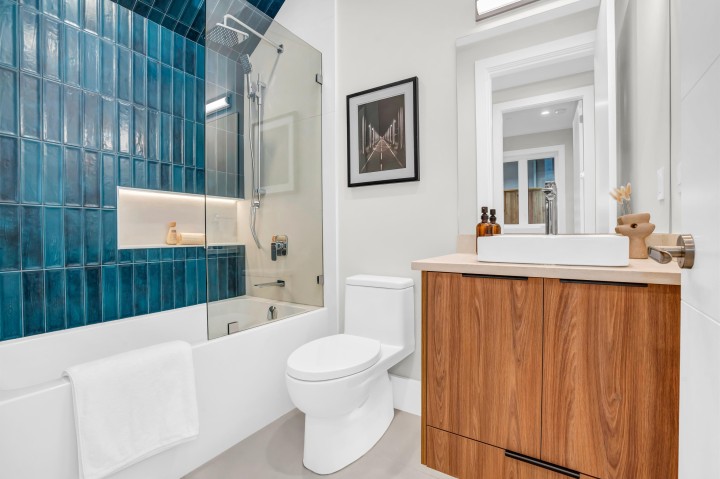 Photo 18 at 2380 Marine Drive, Dundarave, West Vancouver