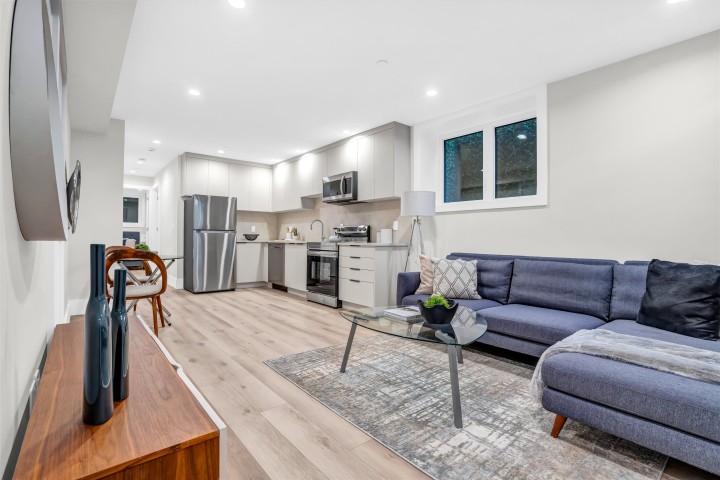 Photo 15 at 2380 Marine Drive, Dundarave, West Vancouver