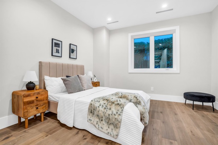 Photo 11 at 2380 Marine Drive, Dundarave, West Vancouver