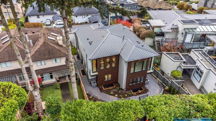 Photo 19 at 2380 Marine Drive, Dundarave, West Vancouver