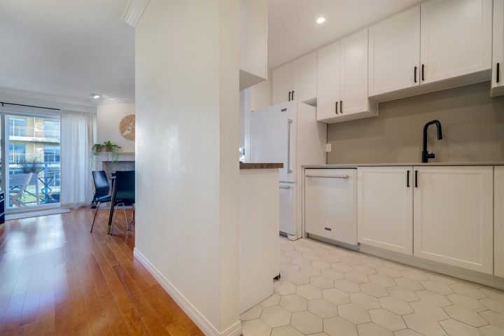 Photo 11 at 301 - 1868 E 11th Avenue, Grandview Woodland, Vancouver East