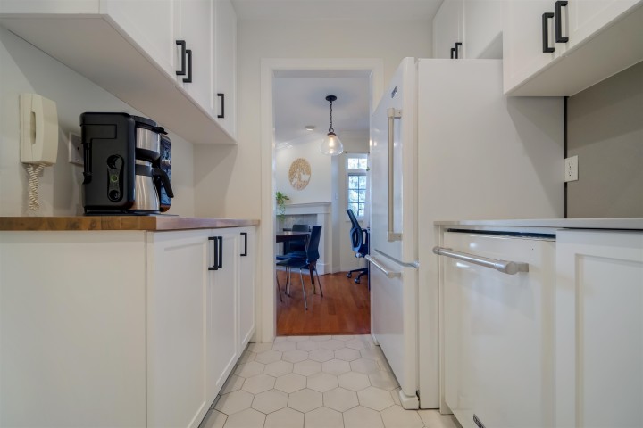 Photo 8 at 301 - 1868 E 11th Avenue, Grandview Woodland, Vancouver East