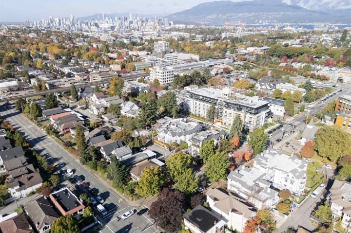 Photo 21 at 301 - 1868 E 11th Avenue, Grandview Woodland, Vancouver East