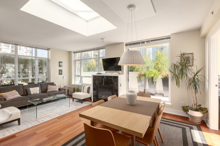 Photo 3 at PH803 - 988 Richards Street, Yaletown, Vancouver West