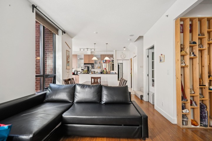 Photo 7 at 308 Smithe Street, Yaletown, Vancouver West