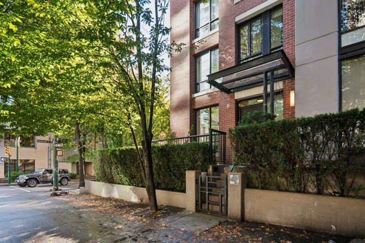 Photo 1 at 308 Smithe Street, Yaletown, Vancouver West