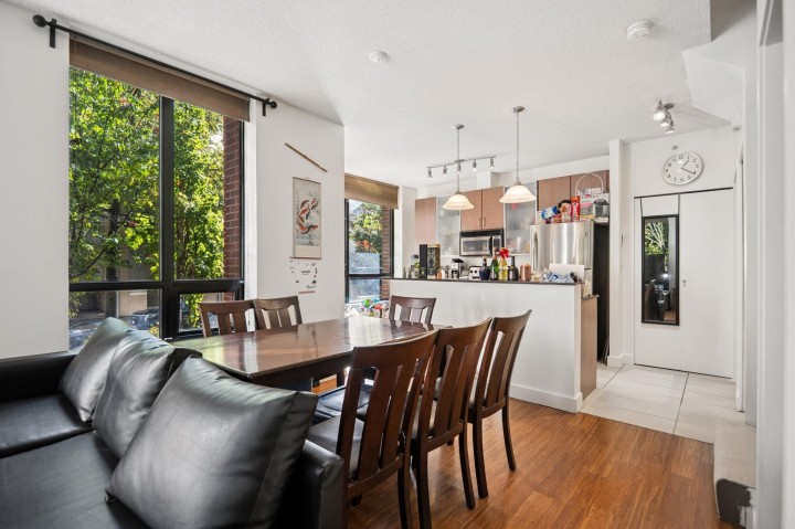 Photo 5 at 308 Smithe Street, Yaletown, Vancouver West