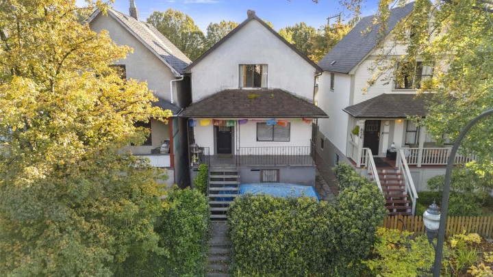 Photo 2 at 858 Union Street, Strathcona, Vancouver East