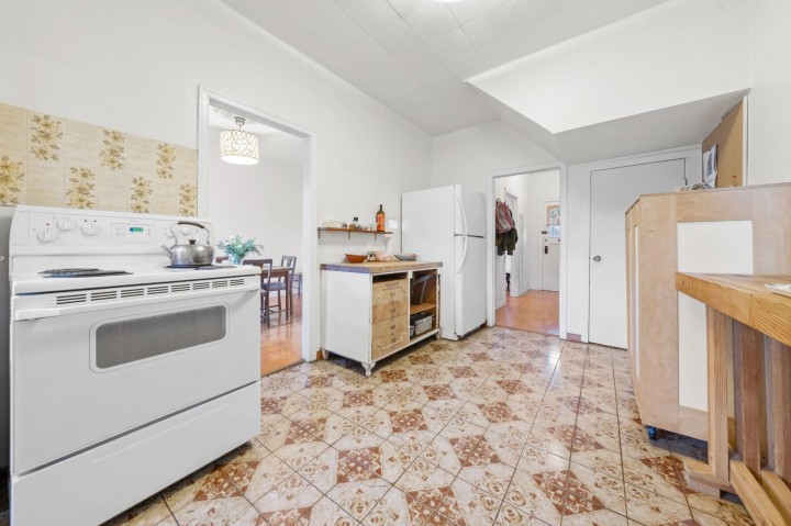 Photo 12 at 858 Union Street, Strathcona, Vancouver East