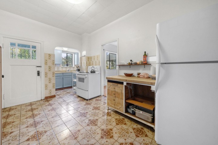 Photo 9 at 858 Union Street, Strathcona, Vancouver East