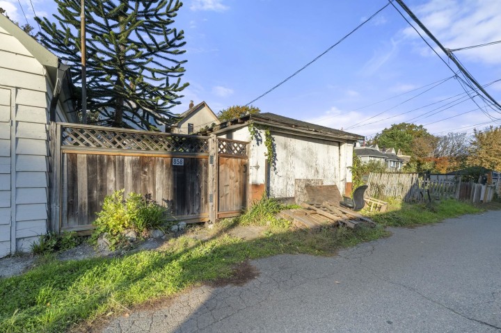 Photo 39 at 858 Union Street, Strathcona, Vancouver East