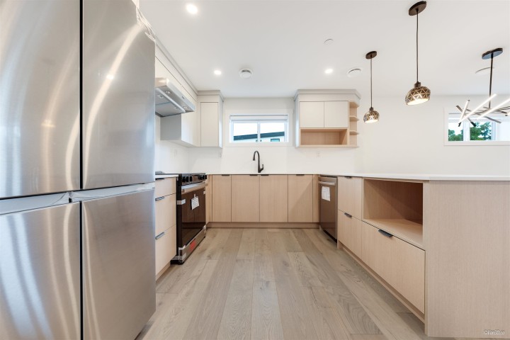 Photo 5 at 202 - 5092 Slocan Street, Collingwood VE, Vancouver East