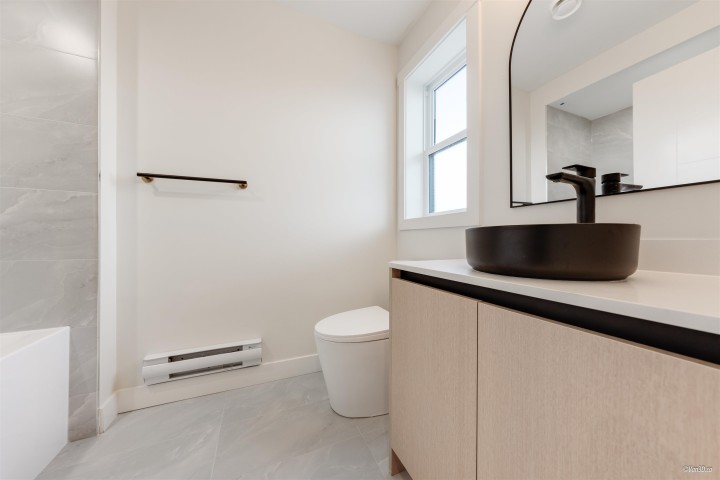 Photo 10 at 202 - 5092 Slocan Street, Collingwood VE, Vancouver East