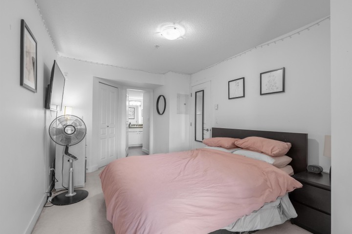 Photo 12 at 305 - 4550 Fraser Street, Fraser VE, Vancouver East