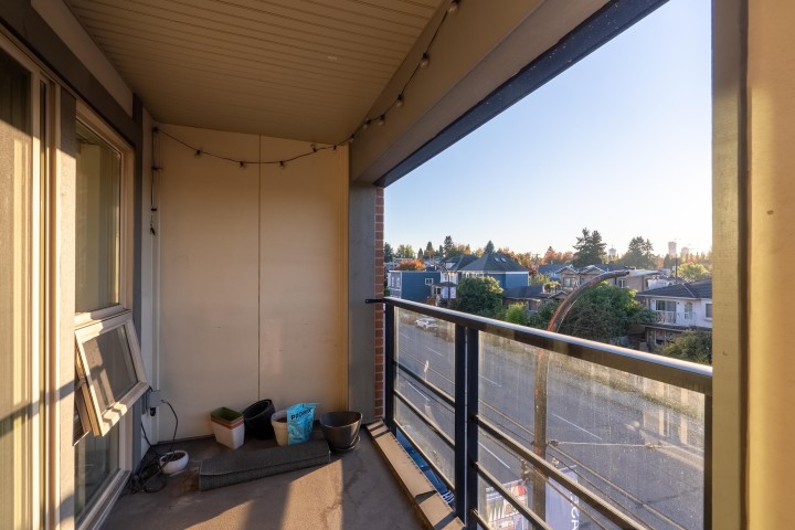 Photo 18 at 305 - 4550 Fraser Street, Fraser VE, Vancouver East