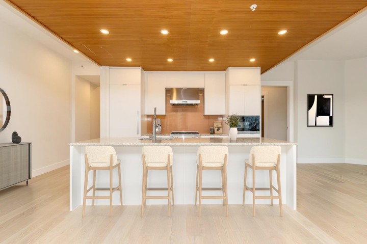 Photo 2 at 401 - 6687 Nelson Avenue, Horseshoe Bay WV, West Vancouver