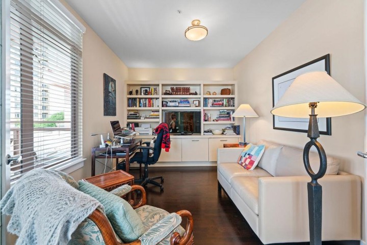 Photo 13 at 402 - 2271 Bellevue Avenue, Dundarave, West Vancouver