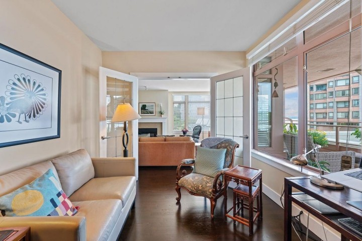 Photo 16 at 402 - 2271 Bellevue Avenue, Dundarave, West Vancouver