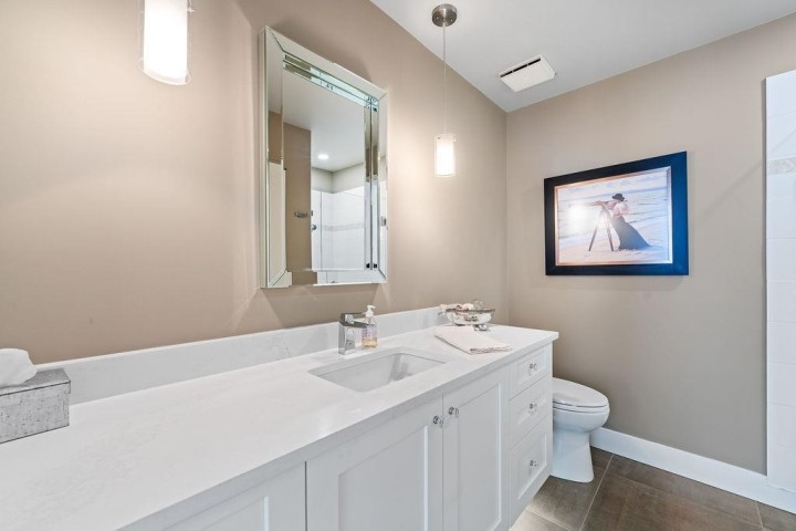 Photo 26 at 402 - 2271 Bellevue Avenue, Dundarave, West Vancouver