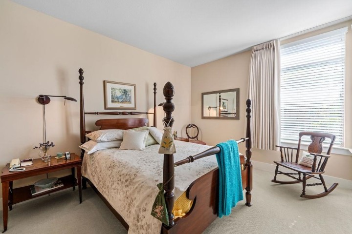 Photo 32 at 402 - 2271 Bellevue Avenue, Dundarave, West Vancouver
