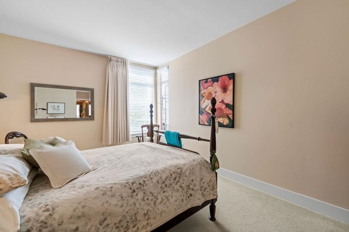 Photo 30 at 402 - 2271 Bellevue Avenue, Dundarave, West Vancouver