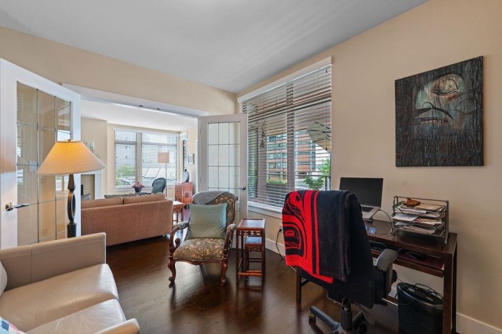 Photo 14 at 402 - 2271 Bellevue Avenue, Dundarave, West Vancouver