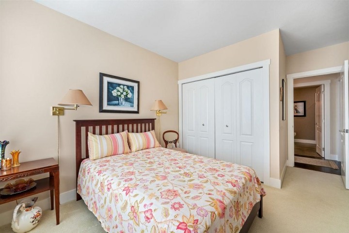 Photo 35 at 402 - 2271 Bellevue Avenue, Dundarave, West Vancouver