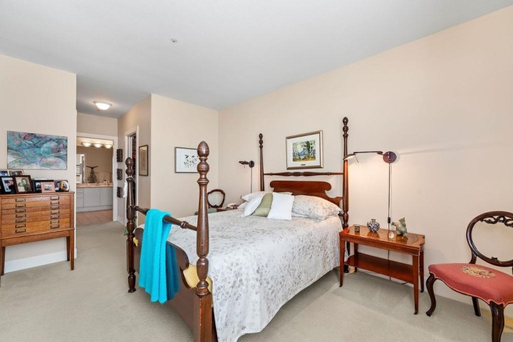 Photo 31 at 402 - 2271 Bellevue Avenue, Dundarave, West Vancouver