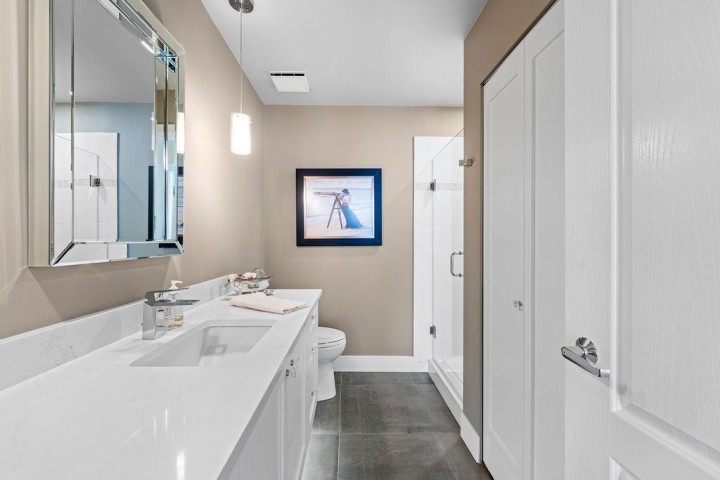 Photo 25 at 402 - 2271 Bellevue Avenue, Dundarave, West Vancouver