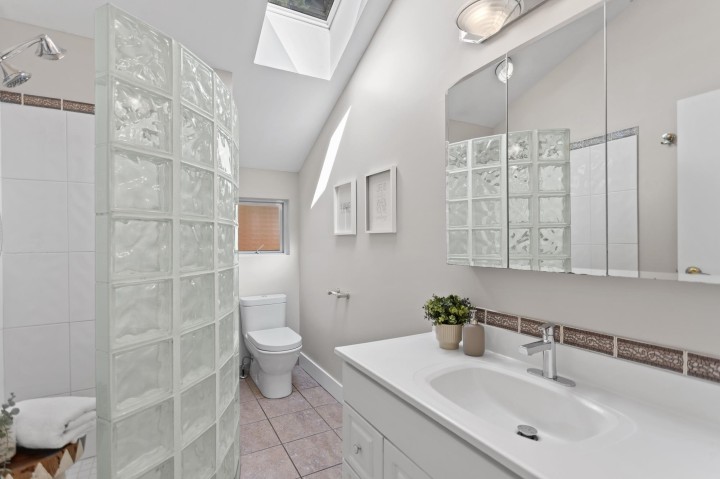 Photo 10 at 1232 W 21st Street, Pemberton Heights, North Vancouver