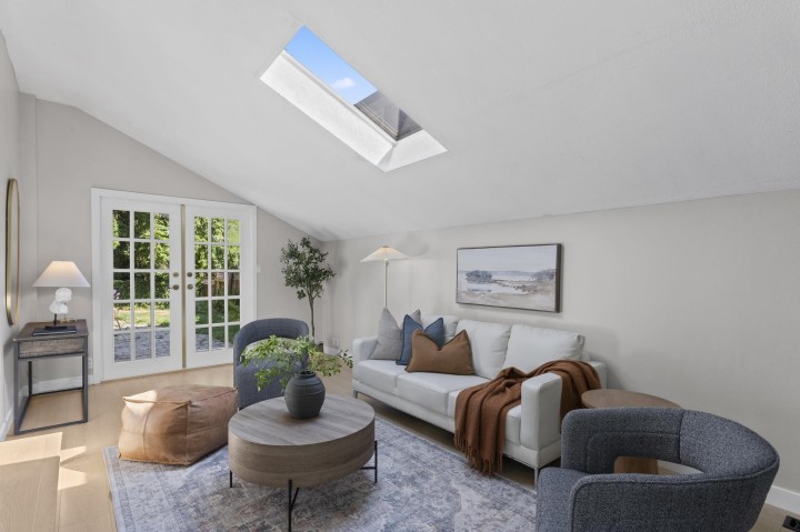 Photo 4 at 1232 W 21st Street, Pemberton Heights, North Vancouver