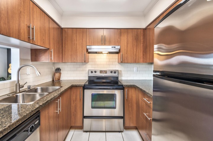 Photo 11 at 305 - 235 W 4th Street, Lower Lonsdale, North Vancouver