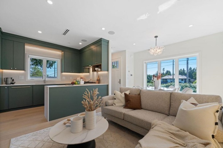 Photo 7 at 2 - 8508 East Boulevard, S.W. Marine, Vancouver West