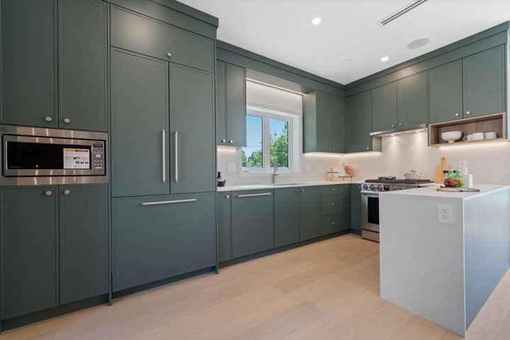 Photo 8 at 2 - 8508 East Boulevard, S.W. Marine, Vancouver West