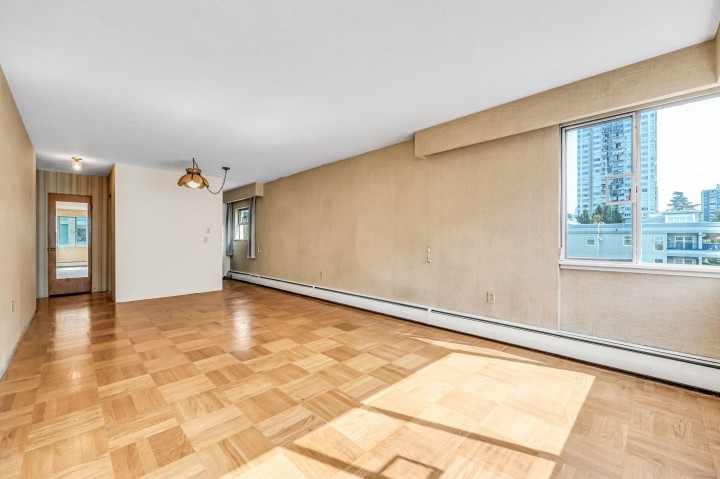 Photo 6 at 301 - 1050 Chilco Street, West End VW, Vancouver West